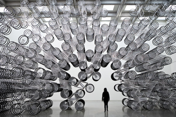 艾未未，《Forever Bicycles》（2015） 图片：Courtesy of the National Gallery of Victoria.